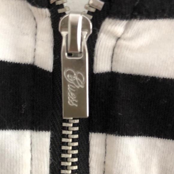 Black and white striped shirt - Picture 2 of 3